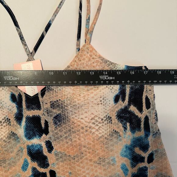 💥Buddy Love The Kendal Gator Tank Women’s dressy top  Medium Boutique NWT $44 - Picture 7 of 11